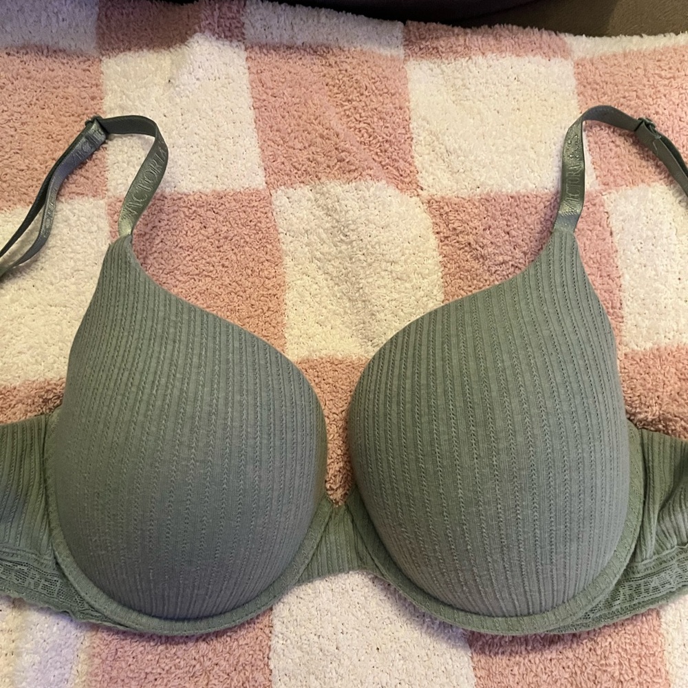 Victoria's Secret Green Ribbed Bra with Underwire Support